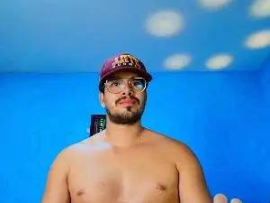 Cam4 Nude Webcam of Tommy_John