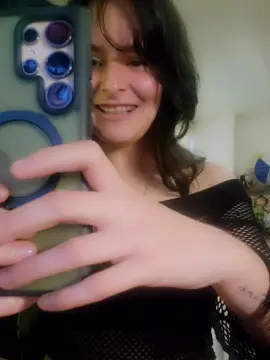 Cam4 Free Live Porn of Roxannepiggy