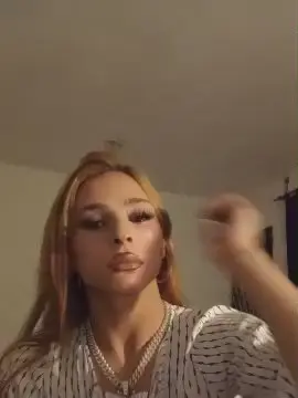 Cam4 Nude Webcam of Emi_tuhembra