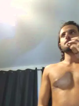 Cam4 Free Live Porn of Levi_Henrique