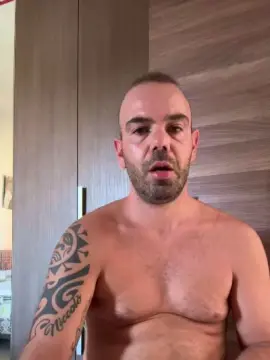 Cam4 Free Live Porn of SuperxxxVoglios