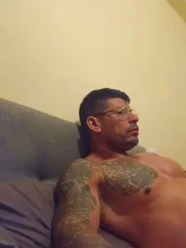 Cam4 Free Live Porn of Leonsalvajexxx