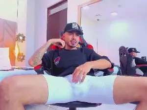 Cam4 Live Sex of MathewCullem