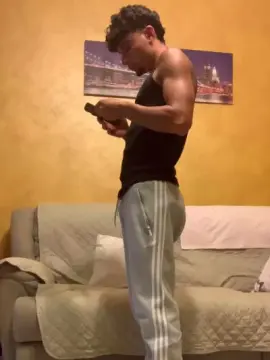 Cam4 Watch Live Sex Cams of luca2735