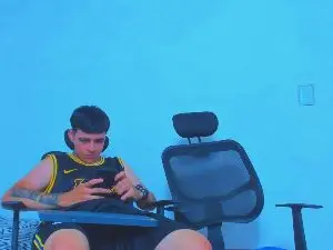 Cam4 Live Sex of max_williamm