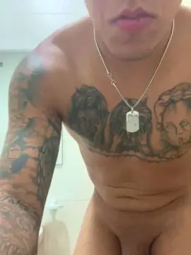 Cam4 Free Live Porn of Amonito99