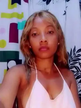 Cam4 Sex Chat of Ellah1