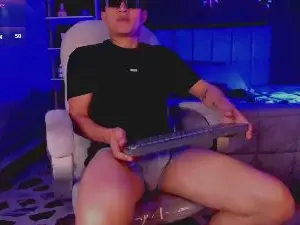 Cam4 Live Porn of LiamDeep