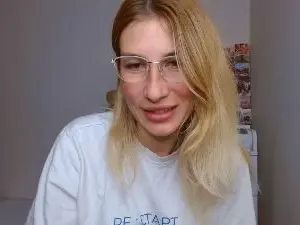 Cam4 Live Porn of Evelyn_21_m