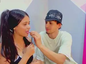 Cam4 Free Live Porn of drake_and_zara