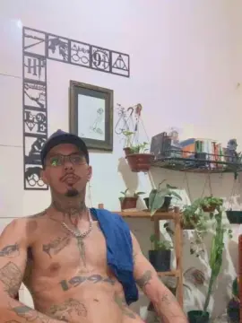 Cam4 Live Sex Cam of Klinger30