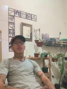 Cam4 Free Live Porn of Klinger30