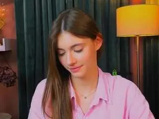 Camsoda Watch Live Sex Cams of lyra-donna