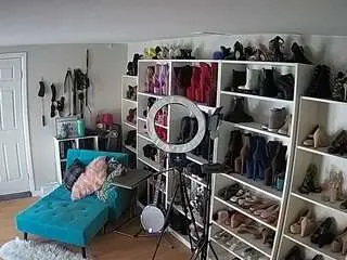 Camsoda Adult Video Chat of voyeurcam-missoliviablack-03