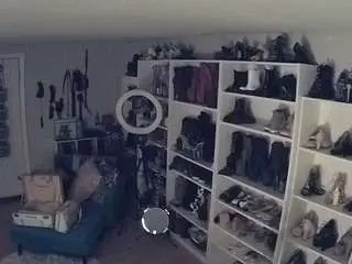 Camsoda Adult Webcams of voyeurcam-missoliviablack-03