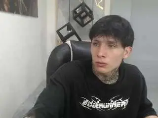 Camsoda Live Sex Cam of iantwink18