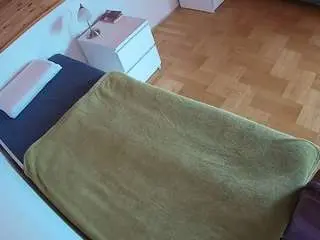 Camsoda Nude Webcam of voyeurcam-julmodels-greybed-1