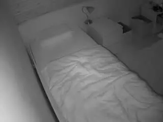 Camsoda Best Webcam of voyeurcam-julmodels-greybed-1
