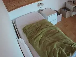 Camsoda Sex Chat of voyeurcam-julmodels-greybed-1