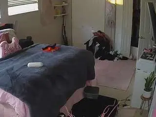 Camsoda Free Porn Cam of voyeurcam-house-charleys-room