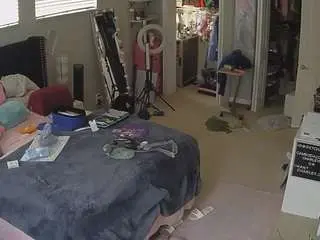 Camsoda Nude Webcam of voyeurcam-house-charleys-room