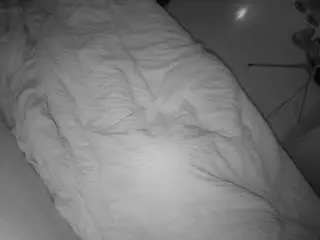 Camsoda Nude Webcam of voyeurcam-julmodels-greybed-2