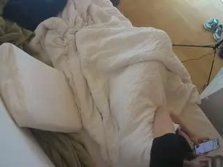 Camsoda Live Sex Cam of voyeurcam-julmodels-greybed-2