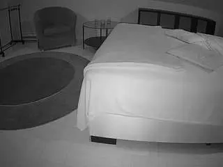 Camsoda Adult Webcams of voyeurcam-julmodels-whitebed-6