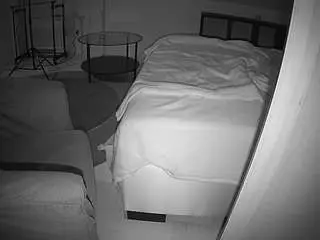 Camsoda Watch Live Sex Cams of voyeurcam-julmodels-whitebed-6