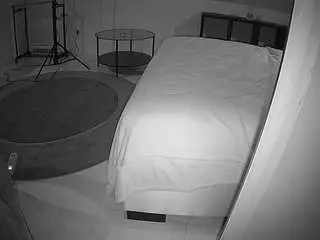 Camsoda Adult Webcams of voyeurcam-julmodels-whitebed-6
