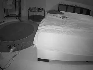 Camsoda Live Sex of voyeurcam-julmodels-whitebed-6
