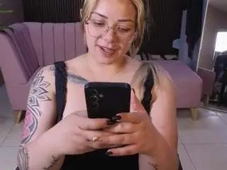 Camsoda Private Sex Chat of hot-white-snows