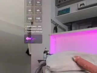 Camsoda Free Live Porn of sara-evans03