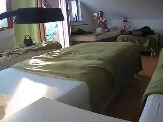 Camsoda Nude Webcam of voyeurcam-julmodels-bed-2