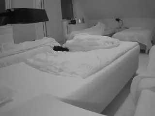 Camsoda Sex Chat of voyeurcam-julmodels-bed-2