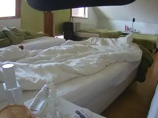 Camsoda Private Sex Chat of voyeurcam-julmodels-bed-2