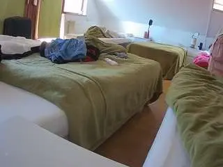 Camsoda Live Sex of voyeurcam-julmodels-bed-2
