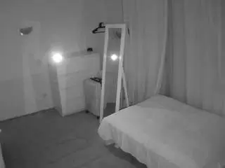 Camsoda Adult Video Chat of voyeurcam-julmodels-reallife-3