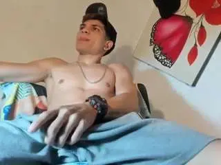 Camsoda Watch Live Sex Cams of andyloverhuge