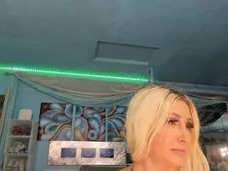 Camsoda Live Porn of adrianna777