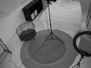 Camsoda Adult Webcams of voyeurcam-julmodels-whitebed-1