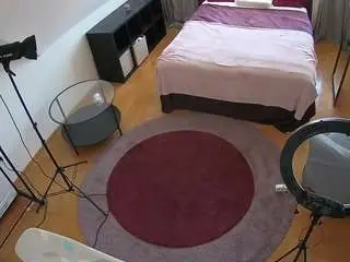 Camsoda Sex Cam of voyeurcam-julmodels-whitebed-1