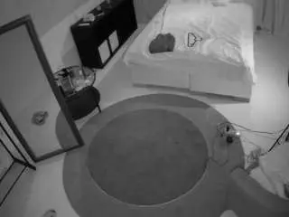 Camsoda Live Sex of voyeurcam-julmodels-whitebed-1