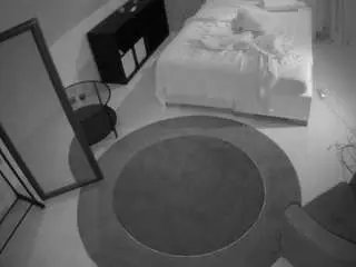 Camsoda Adult Webcams of voyeurcam-julmodels-whitebed-1