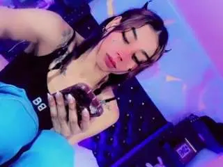 Camsoda Sex Cam of miikaelaortiz