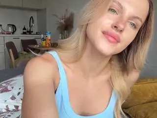 Camsoda Best Webcam of denissetinnin