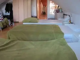 Camsoda Nude Webcam of voyeurcam-julmodels-bed-3