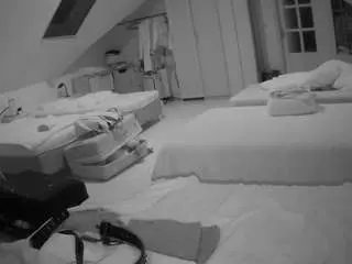 Camsoda Adult Webcams of voyeurcam-julmodels-bed-3