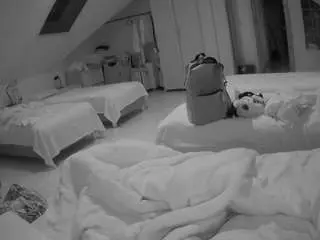 Camsoda Best Webcam of voyeurcam-julmodels-bed-3