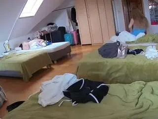 Camsoda Sex Cam of voyeurcam-julmodels-bed-3